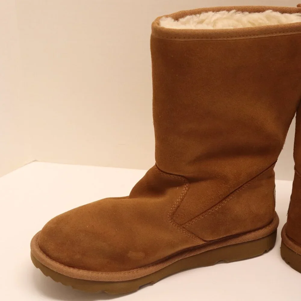 UGG‎ Boots Women's Chestnut S/N 1103742 Size US 4nFur Lined Zipper on Back